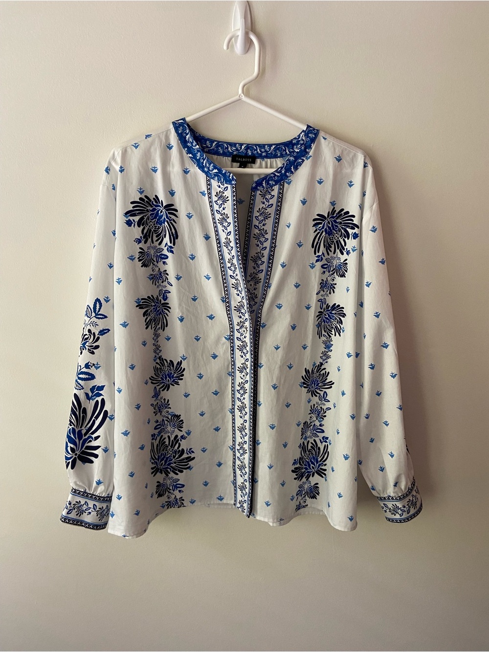 Talbots Top 💙 NEW - Picture 5 of 6